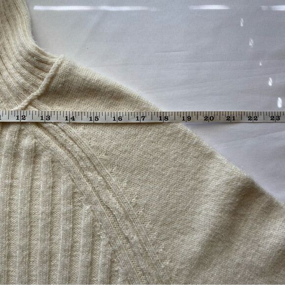 NWT Altar'd State Off White Oversized FuzzyTurtleneck Ribbed Sweater Size Medium - Picture 14 of 16